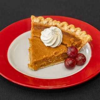 Sweet potato pie with 8 plates